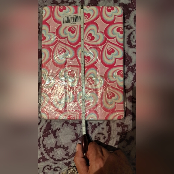 Apple iPad pro 9.7 heart case - Picture 3 of 5